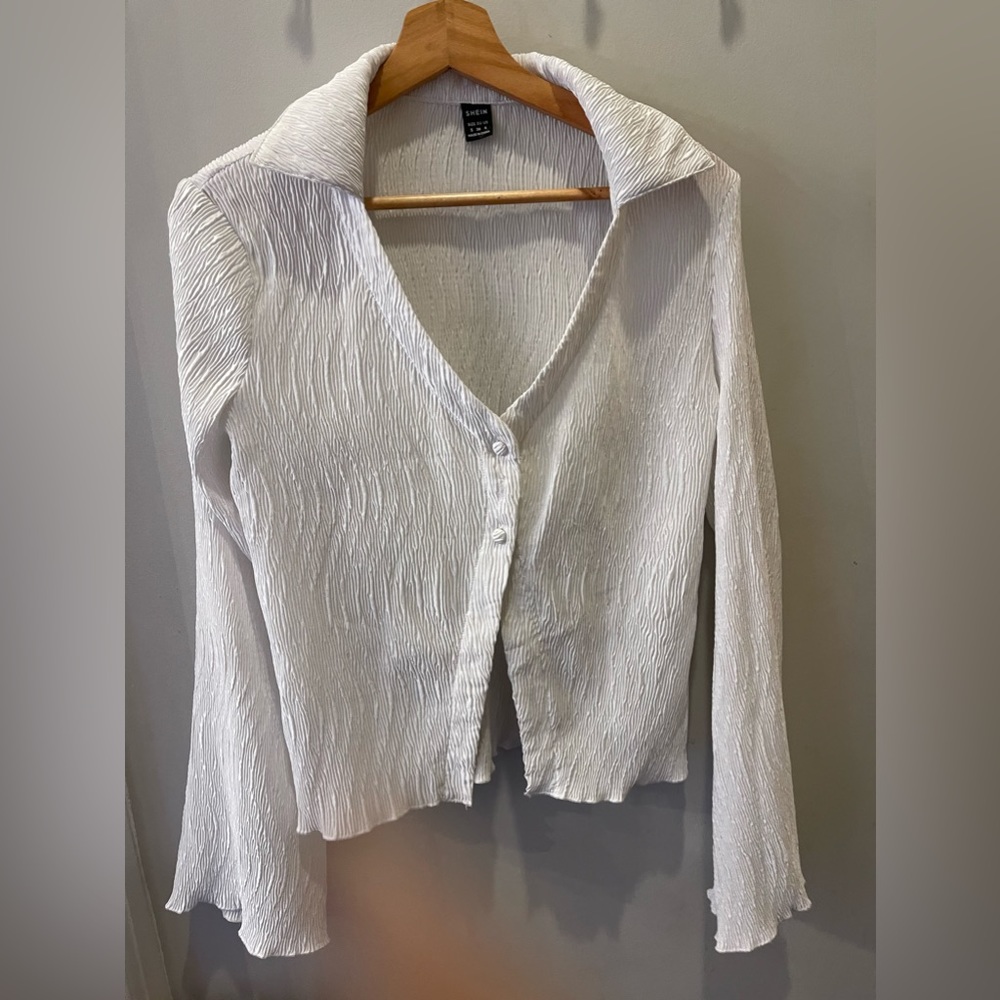 Textured white flowy top